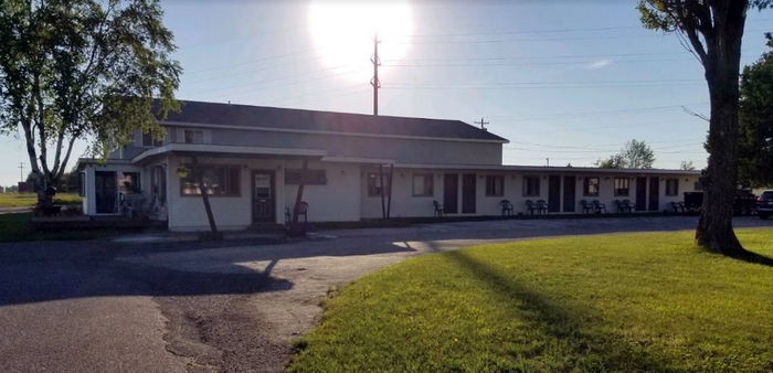 Four Star Motel - Web Listing (newer photo)
